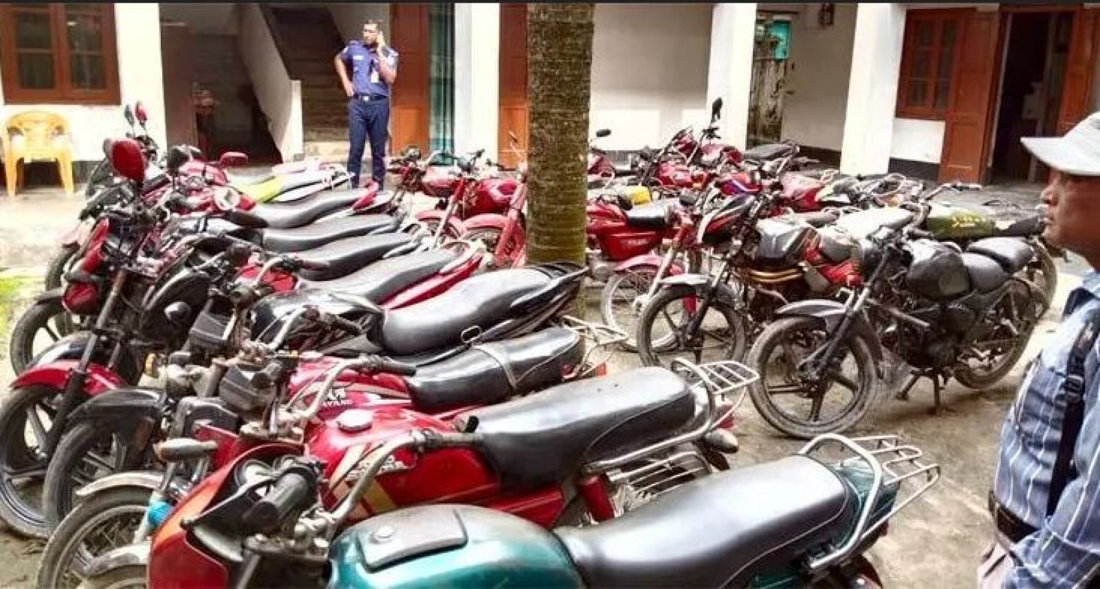 এক চোরের কাছেই মিললো ৩২টি মোটরসাইকেল