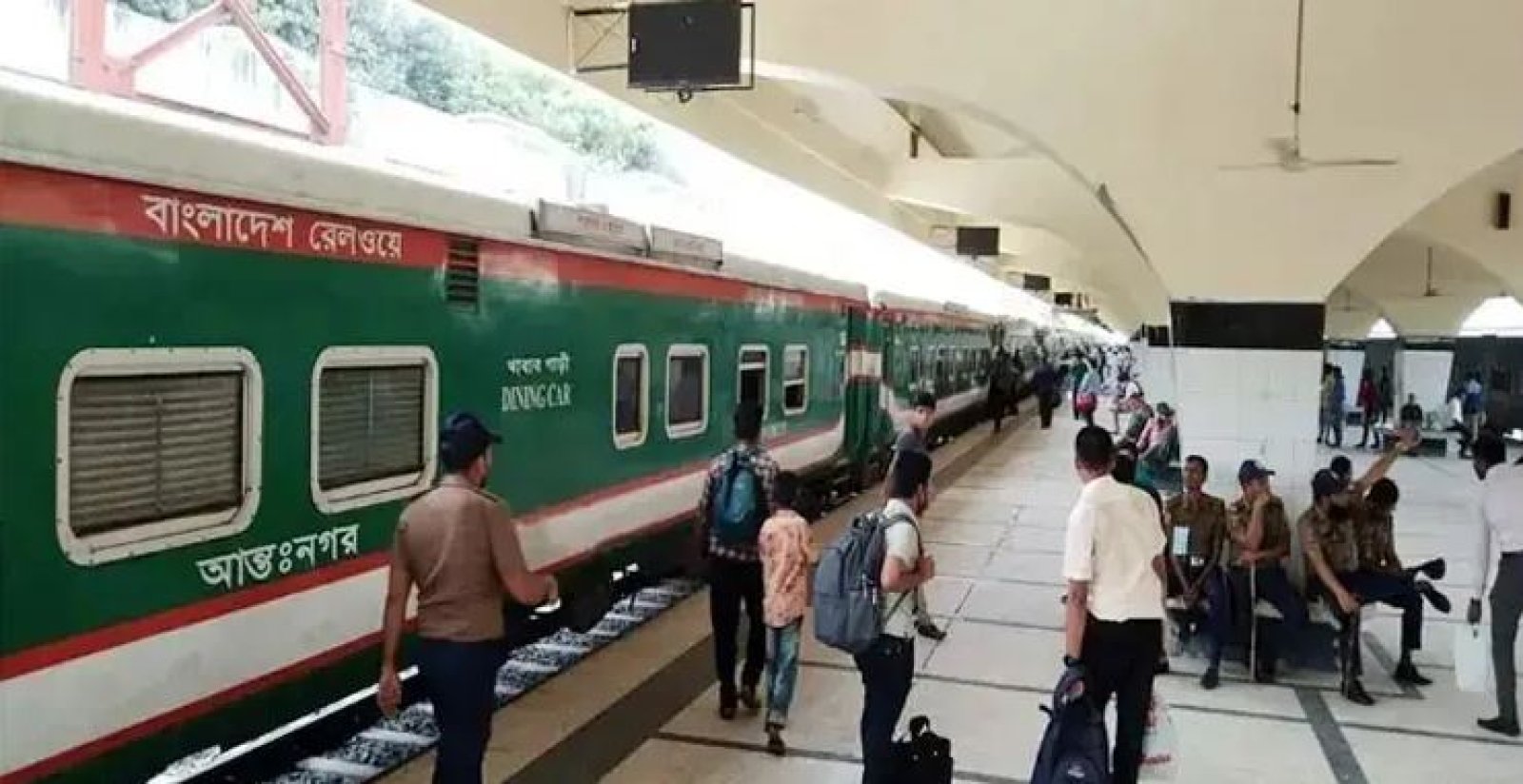 ইদযাত্রায় ট্রেনের অগ্রিম টিকিট বিক্রি শুরু