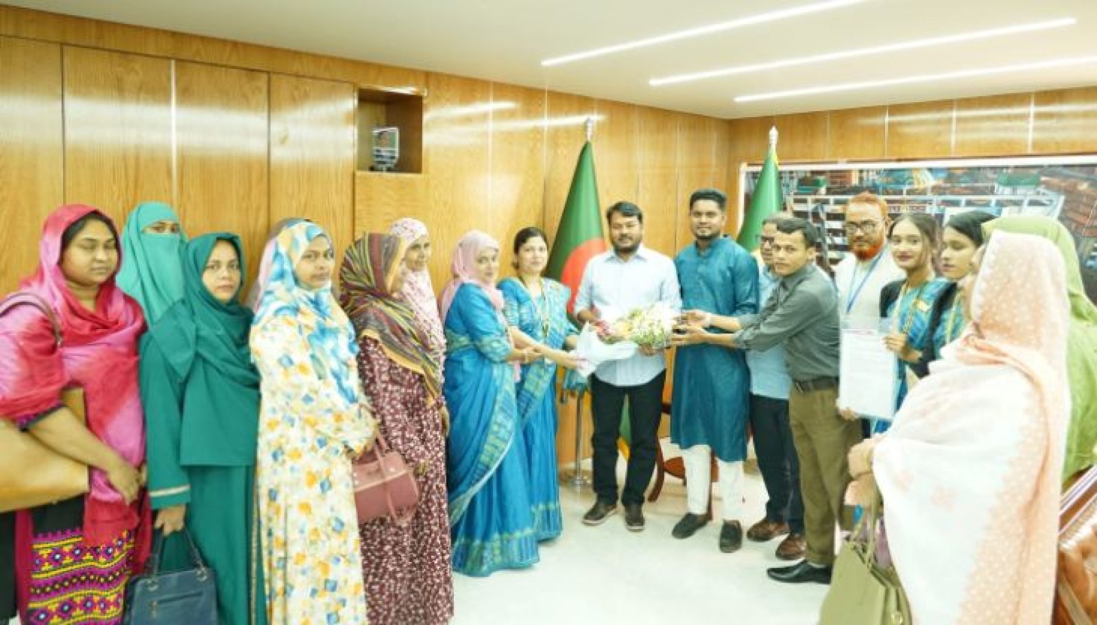 রাসিক প্রশাসকের সাথে বিভিন্ন কিন্ডারগার্টেন স্কুলের শিক্ষকবৃন্দের সৌজন্য সাক্ষাৎ