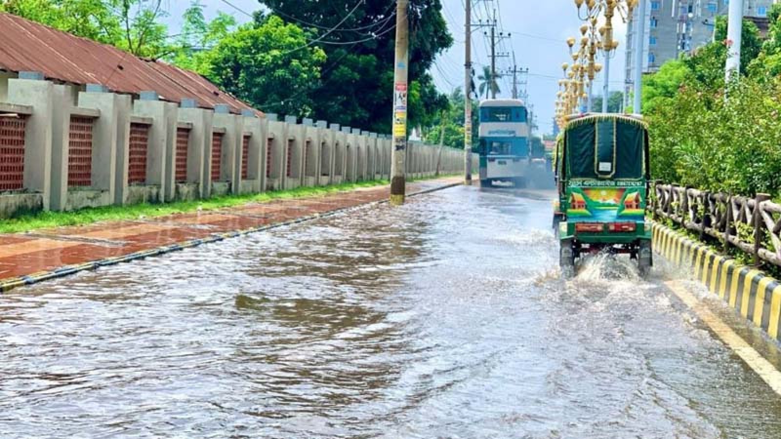 পলিথিন ও প্লাস্টিক বর্জ্যে জলাবদ্ধতা