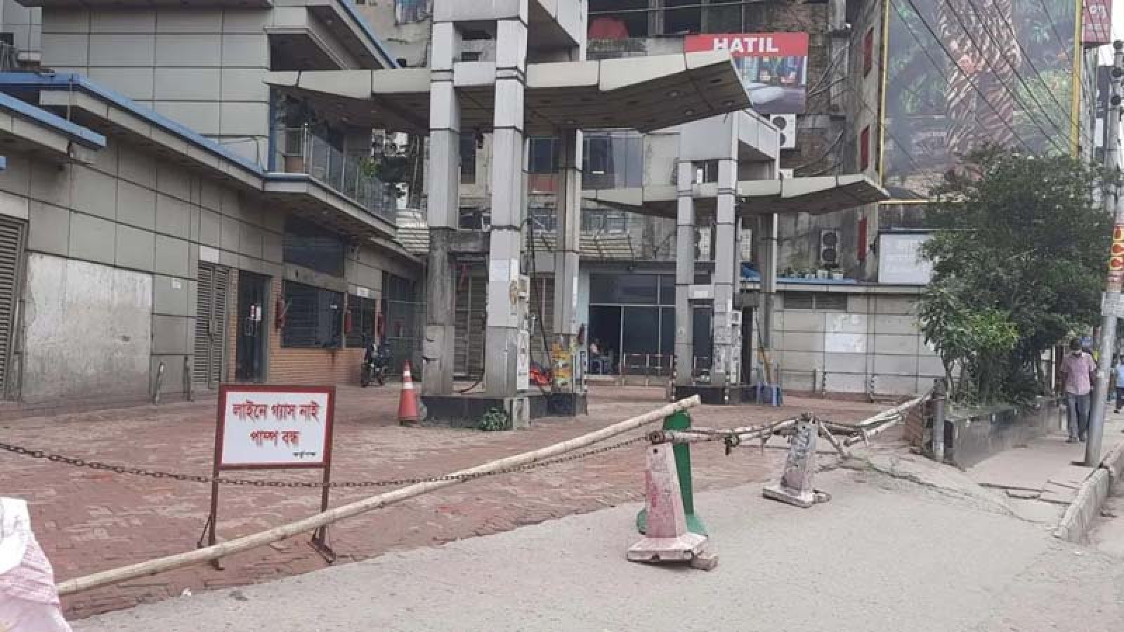 রাজধানীর কোনো সিএনজি ফিলিং স্টেশনে নেই গ্যাস