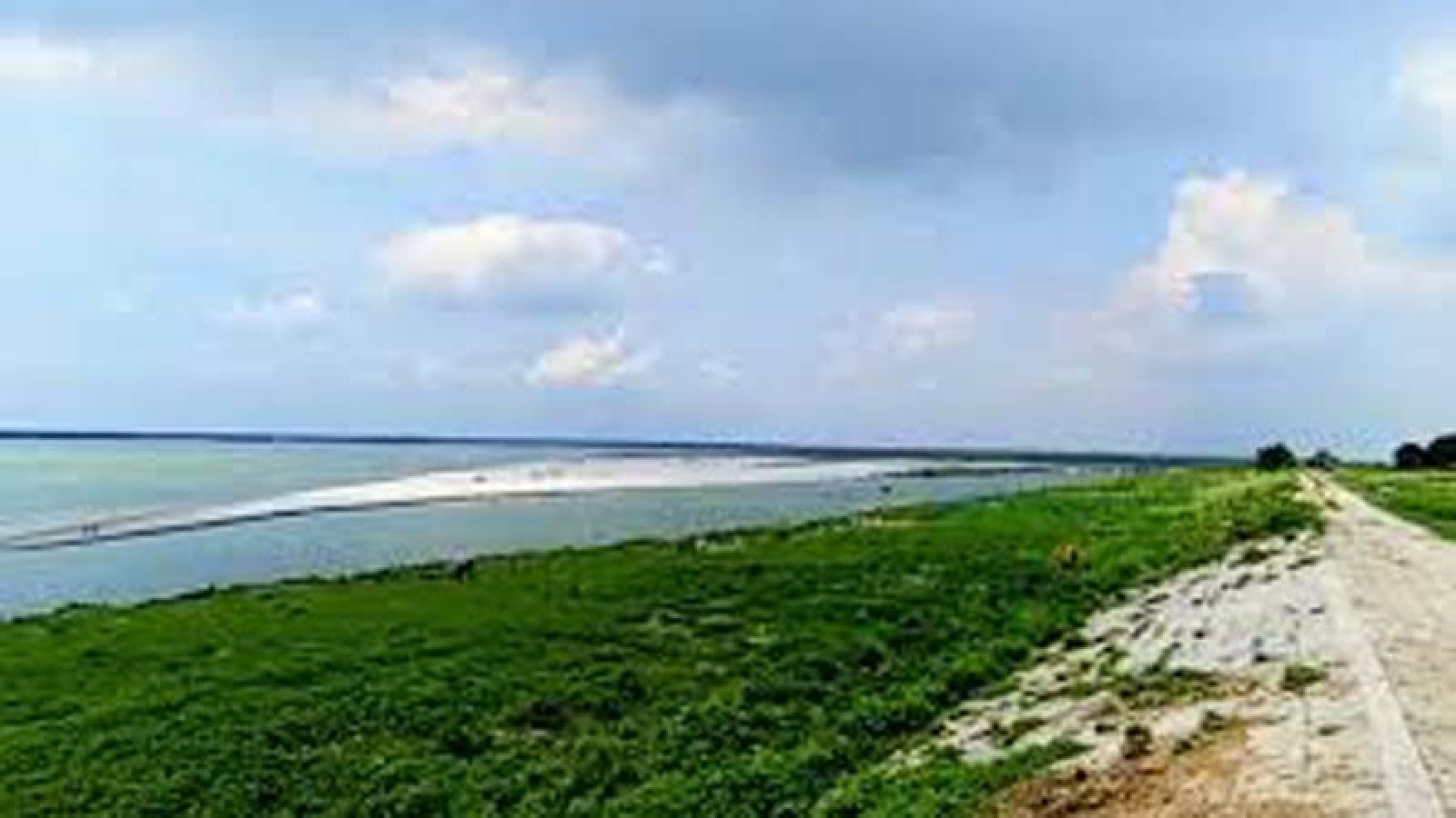 পদ্মায় বিএসএফের স্পিড বোটের ধাক্কায় যুবক আহত, নিখোঁজ ১