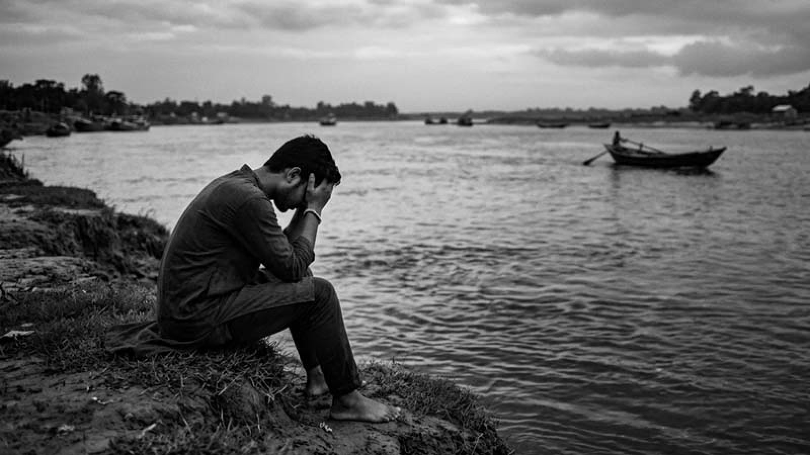 দু’কূল ভাঙা নদী