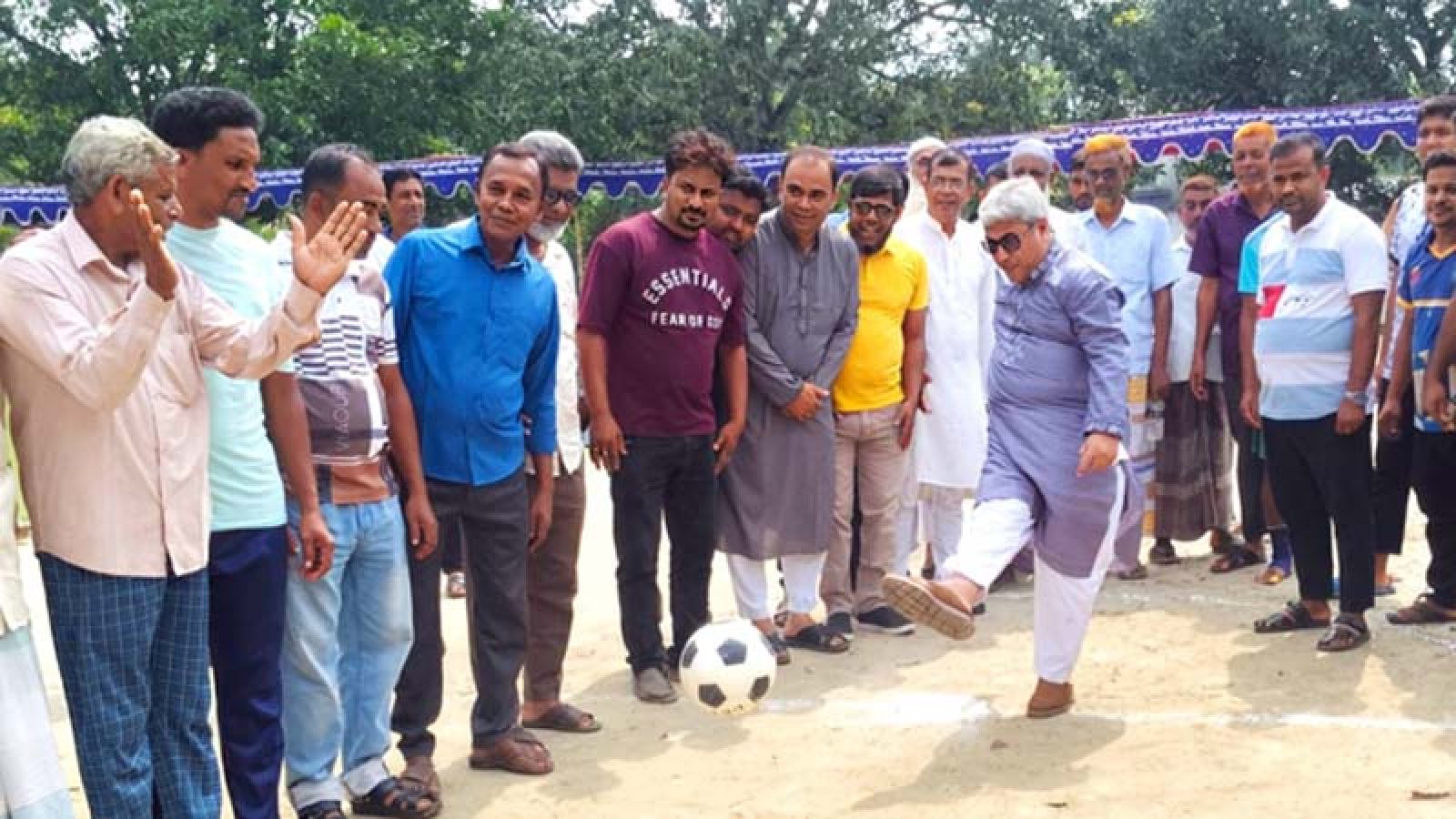 তরুণ সমাজকে বিপথগামী হওয়া থেকে রক্ষা করবে খেলাধুলা: এমপি মিলন