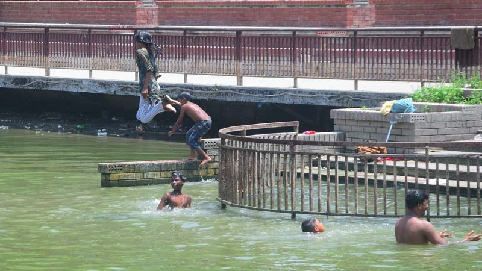 রাজশাহীতে মৃদ্যু তাপপ্রবাহ