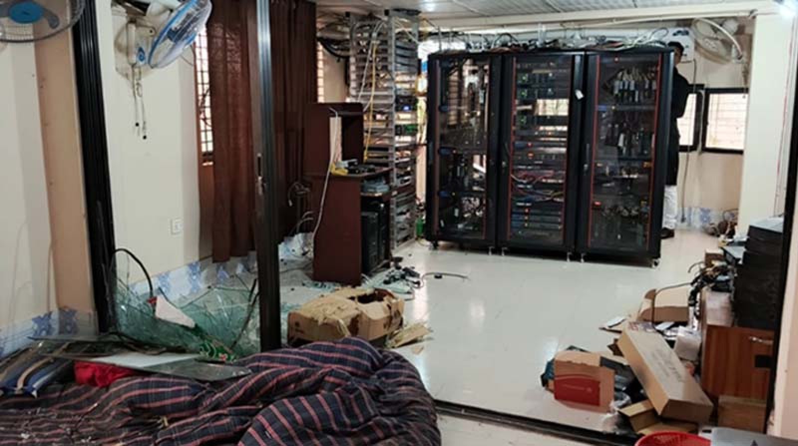 তানোরে বিএনপি নেতার ব্যবসা প্রতিষ্ঠানে হামলা, ক্ষতি কোটি টাকার