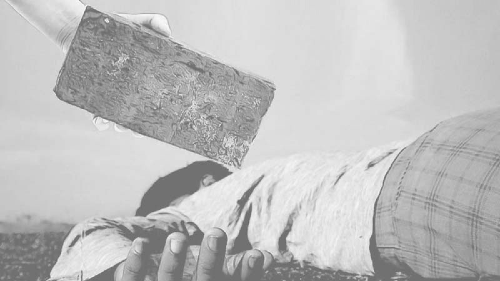 মোহনপুরে ইট দিয়ে মাথায় মেরে ভ্যালচালককে হত্যা