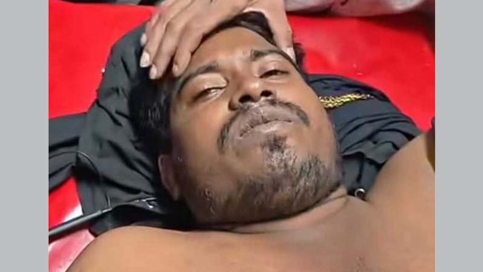 ঈশ্বরদীতে স্বেচ্ছাসেবক দল নেতাকে কুপিয়ে আহত, এলাকায় উত্তেজনা
