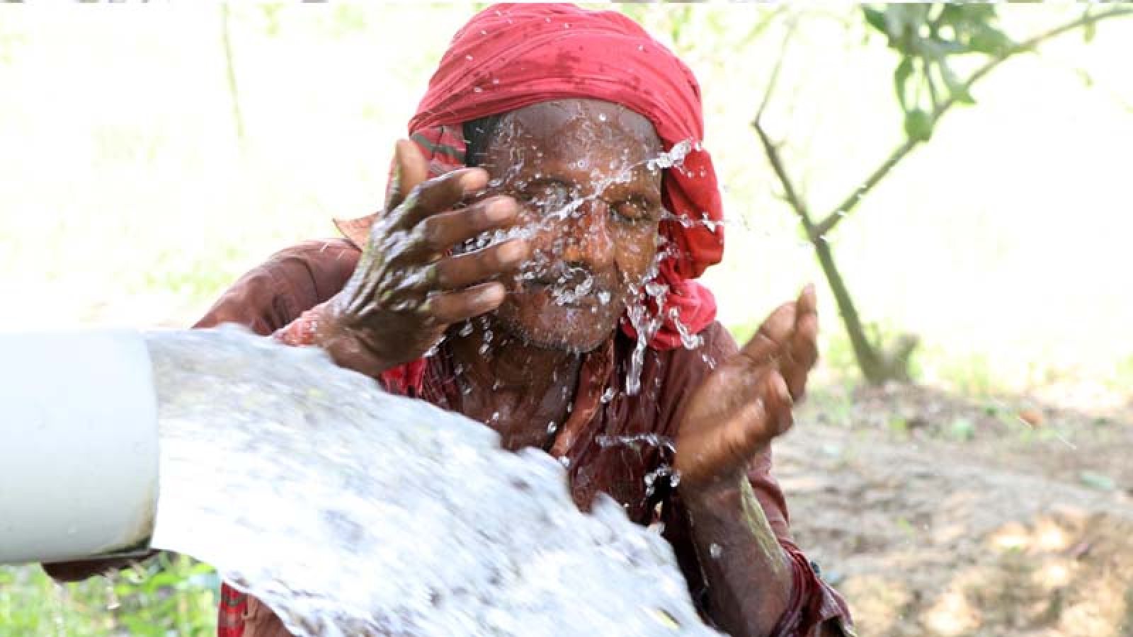 মেঘলা দিনেও ভ্যাপসা গরম, কমেছে তাপমাত্রা