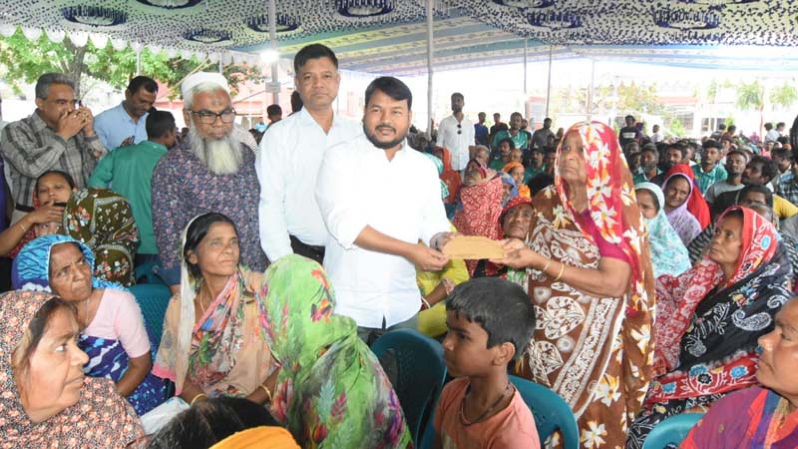প্রধানমন্ত্রীর ইদ উপহার পেলেন রাসিকের ১২৩৭ জন পরিচ্ছন্নকর্মী