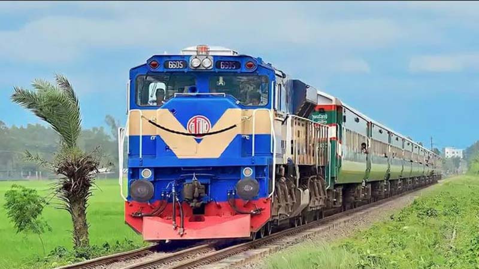 পশ্চিম রেলে ১১টি ট্রেন দেওয়া হবে ইজারা, ভাড়া বৃদ্ধির আশঙ্কা