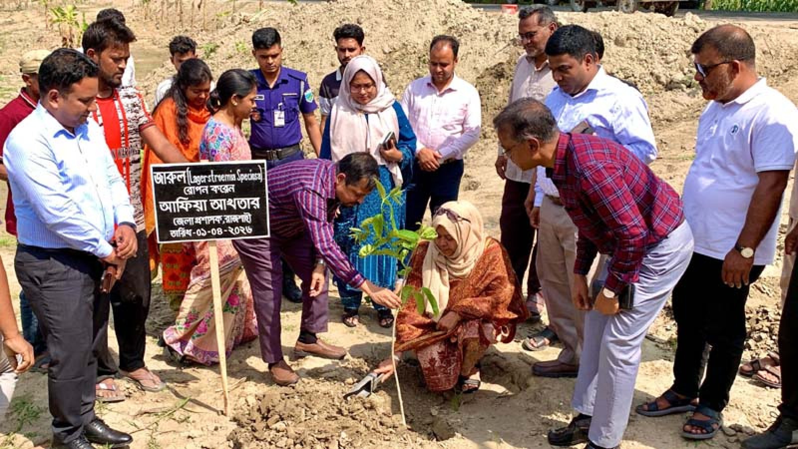 ৫ বছরে ২৫ কোটি’ বৃক্ষরোপণ: রাজশাহীতে মহাসড়কের পাশে কর্মসূচি শুরু