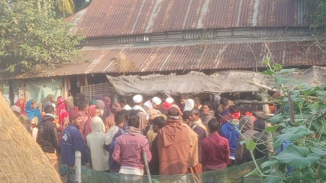 বসতঘর থেকে কৃষকের গলাকাটা মরদেহ উদ্ধার