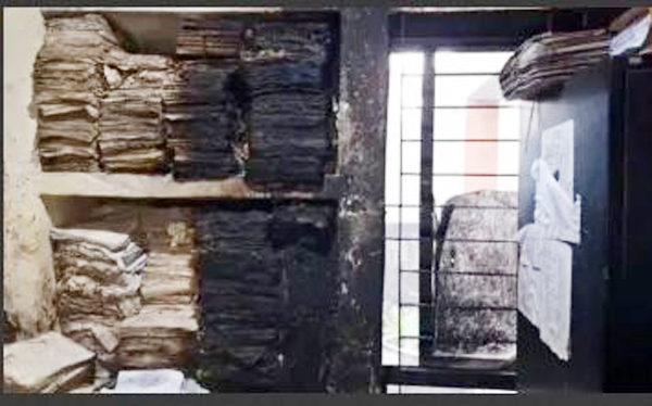 লক্ষ্মীপুর জেলা নির্বাচন অফিসে দুর্বৃত্তের আগুন, পুড়লো গুরুত্বপূর্ণ নথি