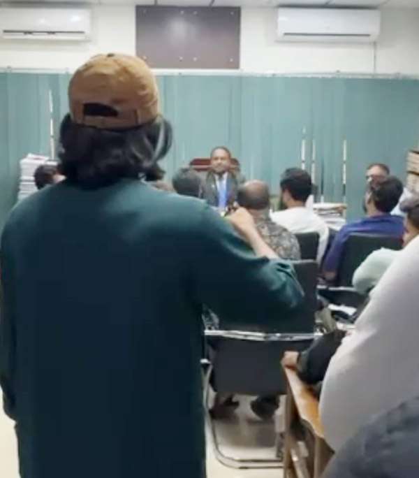 রাবি রেজিস্ট্রার ও রাকসু জিএসের বাকবিতন্ডা, যা জানা যাচ্ছে