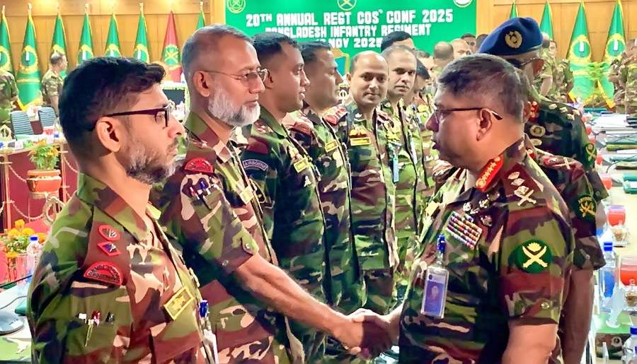 একবিংশ শতাব্দীর চ্যালেঞ্জ মোকাবিলায় প্রস্তুত থাকার আহ্বান সেনাপ্রধানের