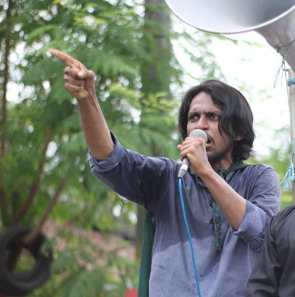 ধানমন্ডি-৩২ ধুলোয় মিশিয়ে দেওয়ার আহ্বান রাকসু জিএসের
