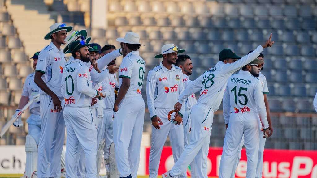 মুরাদ-তাইজুলের ঘূর্ণিতে ইনিংস ব্যবধানে জিতল বাংলাদেশ