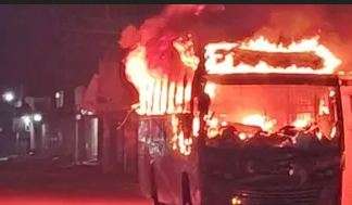 ময়মনসিংহে দাঁড়িয়ে থাকা বাসে আগুন, দগ্ধ হয়ে একজনের মৃত্যু