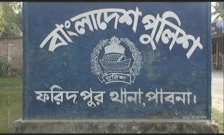 পরীক্ষা নিতে বাধা, শিক্ষকের মাথা ফাটালেন যুবদল নেতা