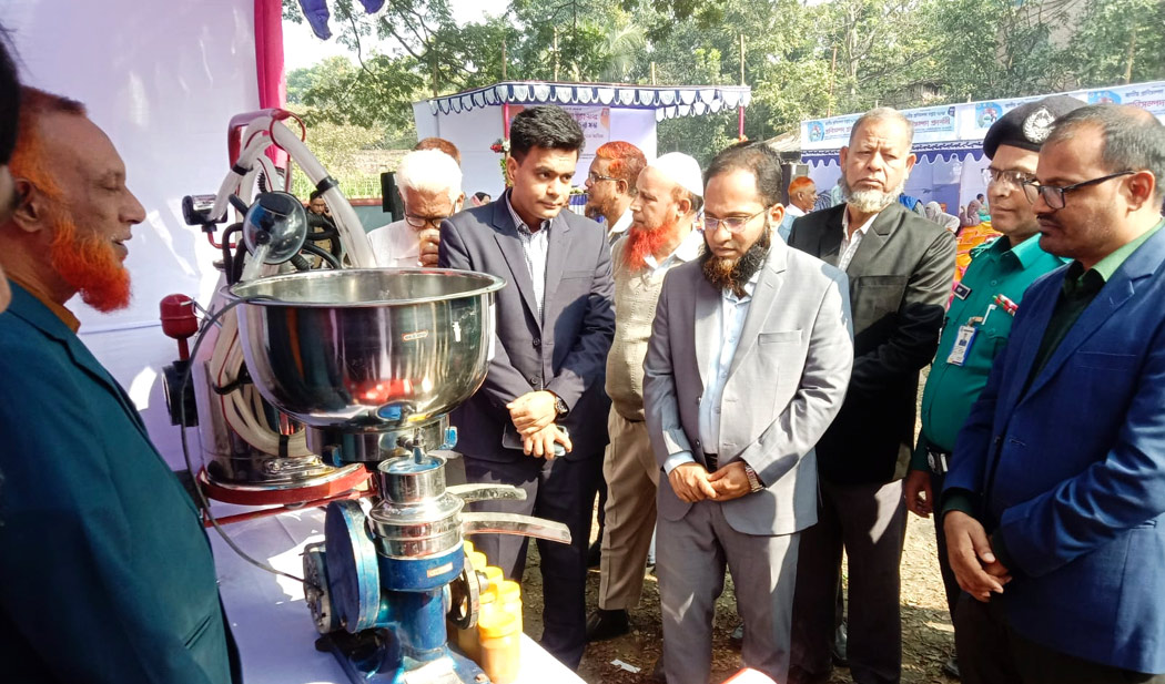 পবায় খামারিদের আধুনিক প্রযুক্তি ব্যবহারে উৎসাহিত করার আহ্বান