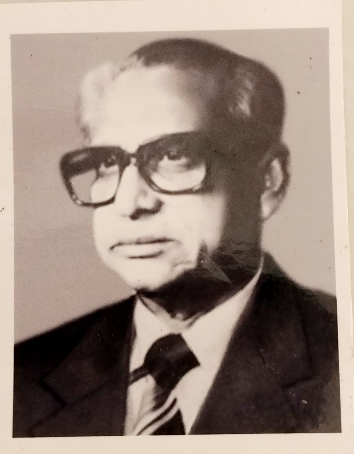 সাবেক মন্ত্রী এ্যাডভোকেট এমরান আলী সরকারের ১৮তম মৃত্যুবার্ষিকী শুক্রবার