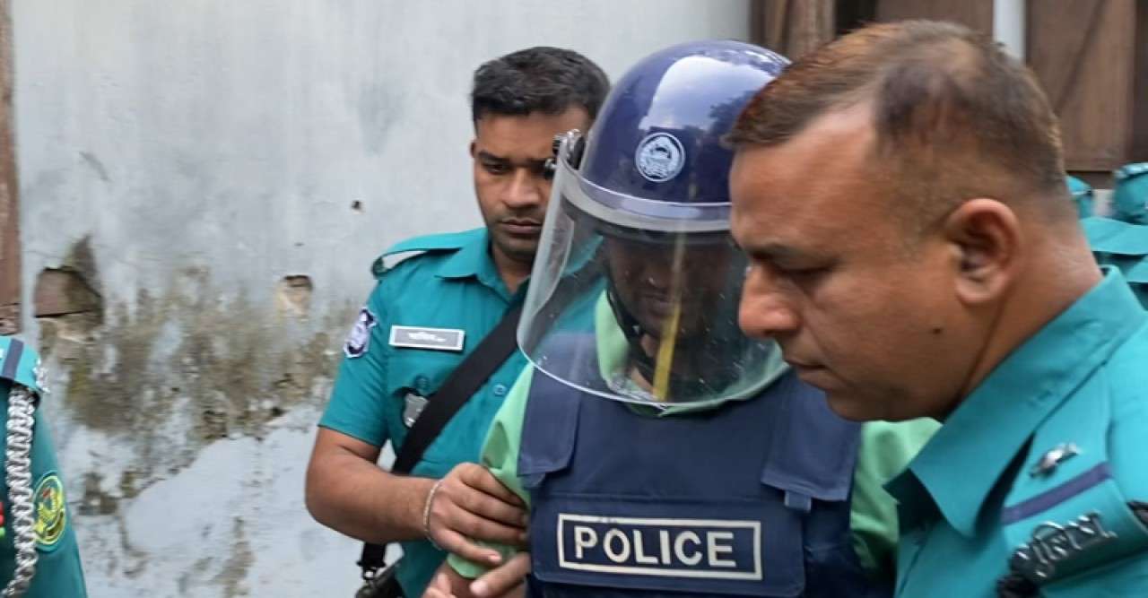 বিচারকের ছেলেকে হত্যা, জিজ্ঞাসাবাদে বিভিন্ন রকম তথ্য দিচ্ছেন লিমন