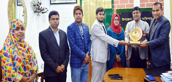 বিদায়ী সংবর্ধনা পেলেন রাণীনগরের ওসি