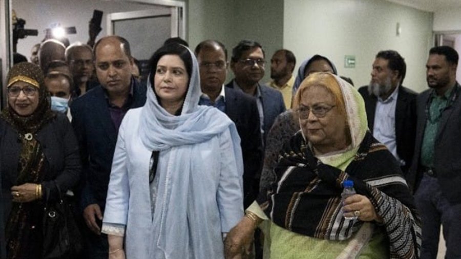 এভারকেয়ার থেকে ধানমন্ডিতে মায়ের বাসায় জুবাইদা রহমান