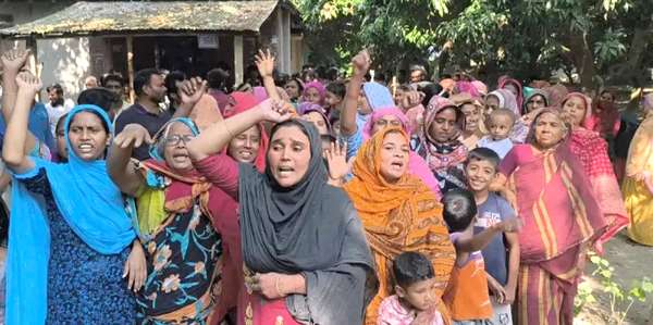 ঈশ্বরদী গুলিবর্ষণের ঘটনার প্রতিবাদে সমাবেশ বিক্ষোভ