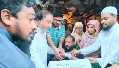ভোলাহাটে প্রতিবন্ধী পরিবারকে তারেক রহমানের পক্ষে অর্থ সহায়তা প্রদান শাহিন শওকতের