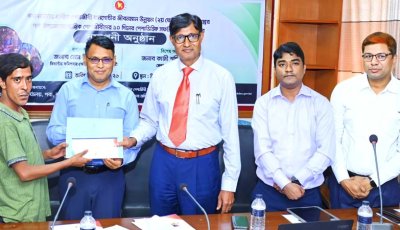 পুরোনো পেশায় নতুন স্বপ্ন, দিন বদলের আশায় পবার ৩০ কারিগর