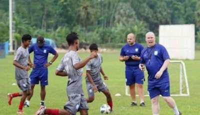 কর্মক্ষেত্রে আক্রমণের শিকার হয়েছি, নিরাপদ বোধ করছি না: বাংলাদেশ কোচ