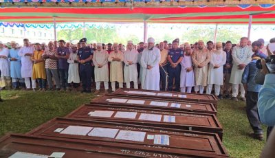 আত্রাইয়ে সাত রেমিট্যান্স যোদ্ধার একসাথে জানাজা অনুষ্ঠিত