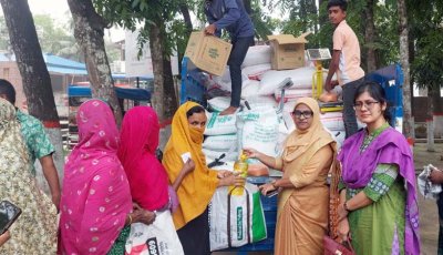 বাঘায় টিসিবি’র পণ্য বিক্রির উদ্বোধন করলেন ইউএনও