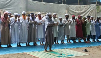 শিবগঞ্জে কিছু এলাকায় ইদের নামাজ আদায়