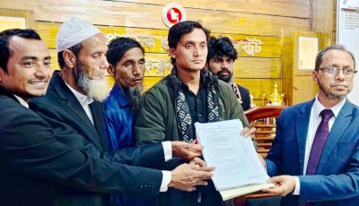 মনোনয়নপত্র বাতিল, সপরিবারে দেশ ছাড়ার ঘোষণা স্বতন্ত্র প্রার্থীর