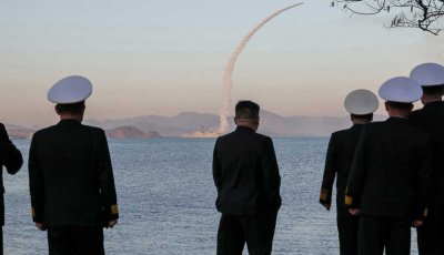 আমেরিকার নজর ইরানে, ক্ষেপণাস্ত্র পরীক্ষা চালিয়ে যাচ্ছে উত্তর কোরিয়া