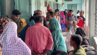 পাবনা মানসিক হাসপাতাল প্রতিষ্ঠার সাত দশকেও বহির্বিভাগে হয়নি বিশ্রামাগার; রোগী নিয়ে ভোগান্তিতে স্বজনরা