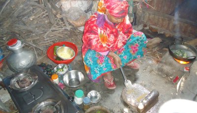 সাঁথিয়ায় রাত ৯টায় গ্যাস চলে যায়, ভোগান্তিতে গ্রাহক