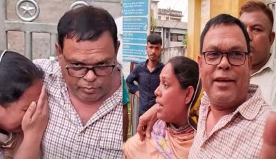 কারামুক্ত স্বামীকে জড়িয়ে কাঁদলেন স্ত্রী, আবার ধরে নিয়ে গেলো ডিবি পুলিশ