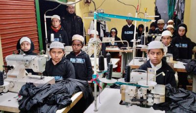 বগুড়ার এক মাদ্রাসায় ব্যতিক্রমী উদ্যোগ,দ্বীনি শিক্ষার পাশাপাশি কারিগরি প্রশিক্ষণ