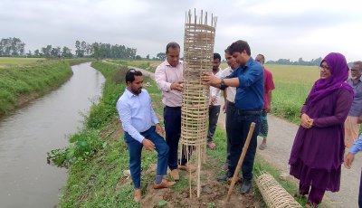 খাল খনন শেষে ১ কোটি ৩৯ লাখ টাকা জমা দিলেন নওগাঁ জেলা প্রশাসক
