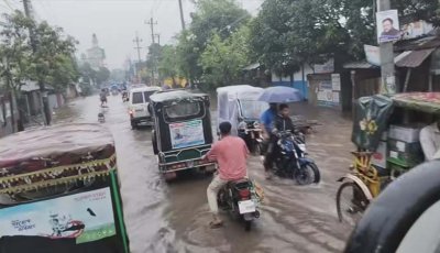 টানা বৃষ্টিতে ডুবছে পাবনা শহর, জলাবদ্ধতায় নাকাল পৌরবাসী