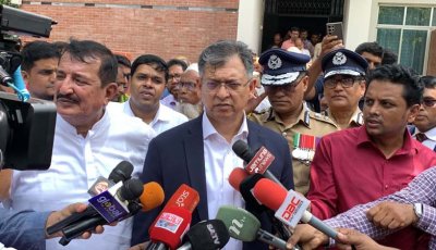 সাম্প্রতিক ‘বোমা আতঙ্ক’ নিয়ে উদ্বেগের কিছু নেই, আইনশৃঙ্খলা বাহিনী সর্বোচ্চ সতর্ক: স্বরাষ্ট্রমন্ত্রী