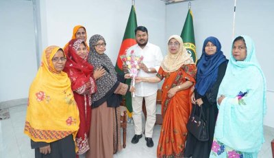 রাসিক প্রশাসকের সাথে সাবেক এমপি ও ইউনিসেফ প্রতিনিধির সৌজন্য সাক্ষাৎ