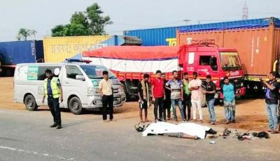 কুমিল্লায় দাঁড়িয়ে থাকা বাসে মোটরসাইকেলের ধাক্কা, নিহত ২