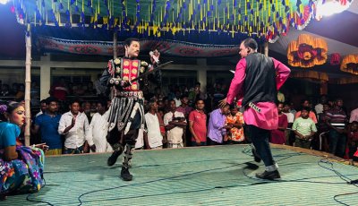 বাঘায় 'পরাজিত সম্রাট' যাত্রাপালা মঞ্চায়ন