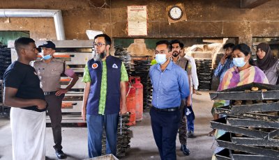 পবায় বিএসটিআই’র অনুমোদনহীন ২ বেকারিকে ৩০ হাজার টাকা জরিমানা