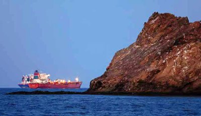 যুদ্ধবিরতি লঙ্ঘনের মধ্যে হরমুজ প্রণালী খোলা ‘অসম্ভব’: ইরান